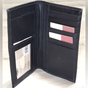 💼 Black Canyon Outfitters Leather Bi-fold Wallet